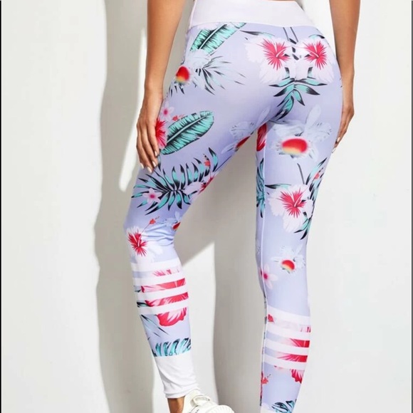 🆕Floral & Striped Sports Leggings 🆕 - Picture 3 of 5